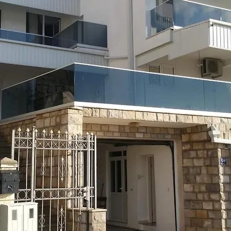Guest house Maxima U Blizini Plaze Sa Garazom I Sigurnosnom Kamerom Neum