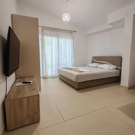 Guest house Maxima U Blizini Plaze Sa Garazom I Sigurnosnom Kamerom Neum